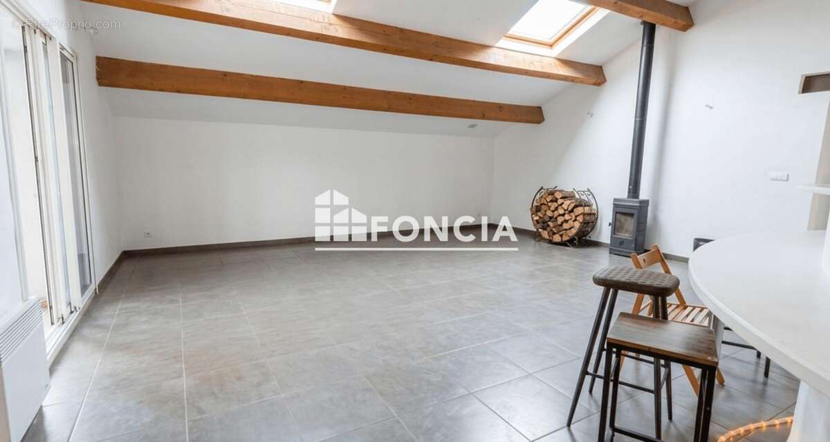 Appartement à MARSEILLE-3E