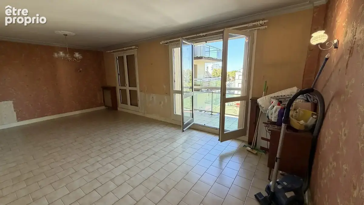 Photo Appartement à Le Bourget au prix de 165 000€