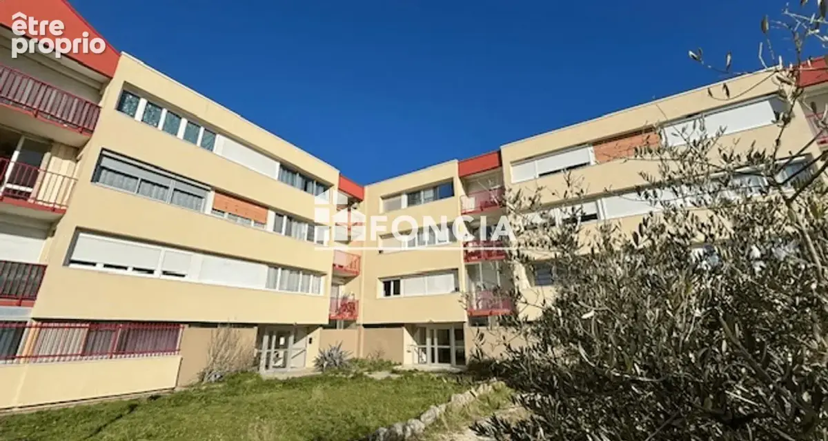 Appartement à VILLENEUVE-LES-AVIGNON