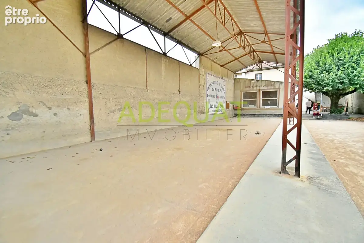 LA TOUR DU PIN CENTRE, maison de ville entièrement à rénover / terrain de 557m2… - photo 2