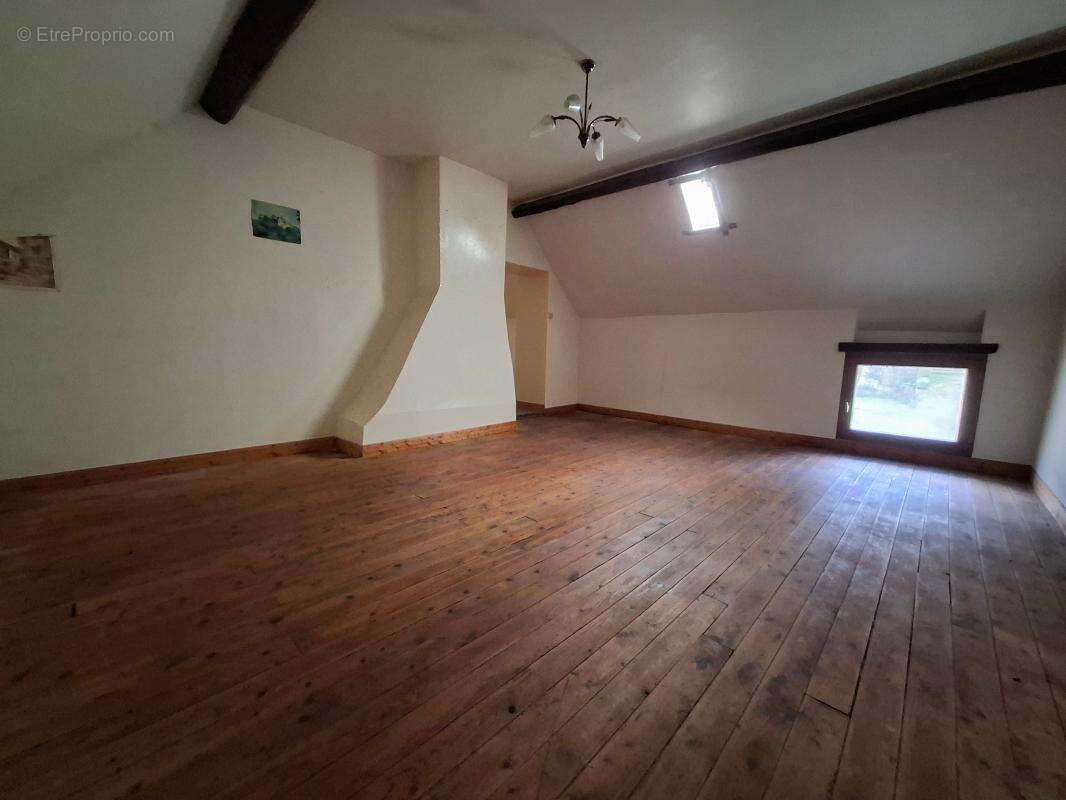 Maison à MONTIGNY-LENGRAIN