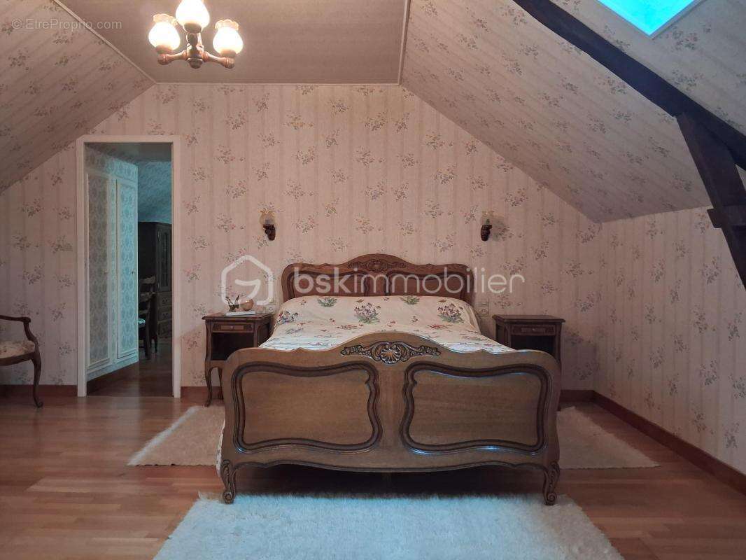 Maison Le Breuil En Bessin de 219 m² - photo 11