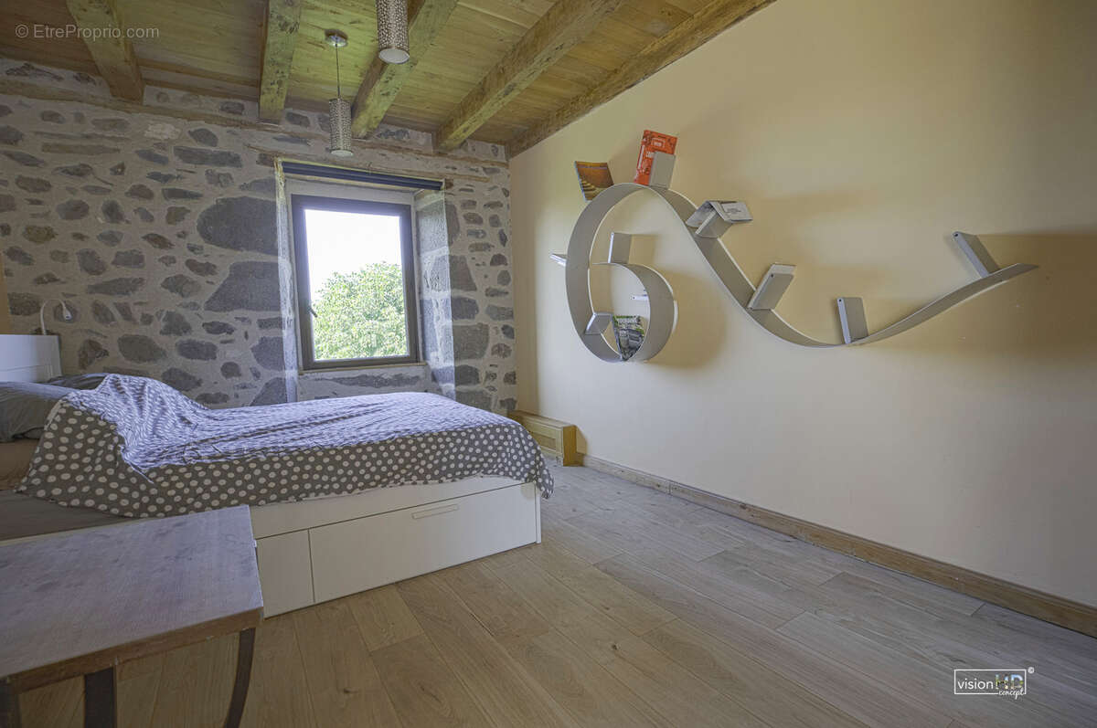 Maison à CRANDELLES