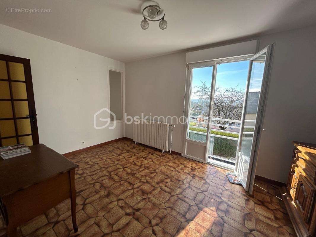 Maison à VILLAINES-LA-JUHEL