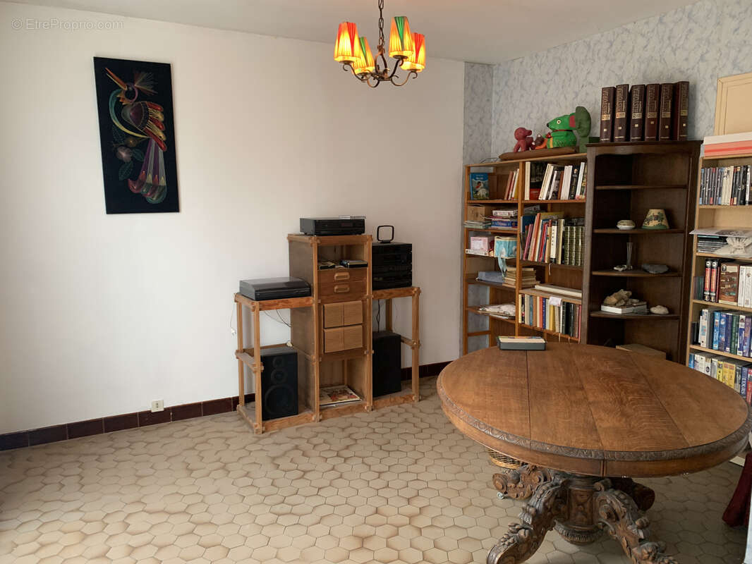Maison à NAZELLES-NEGRON