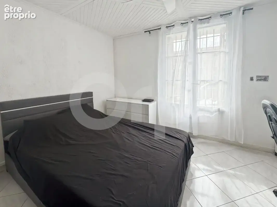 Hyères centre – appartement 3 pièces avec cour privative - photo 9