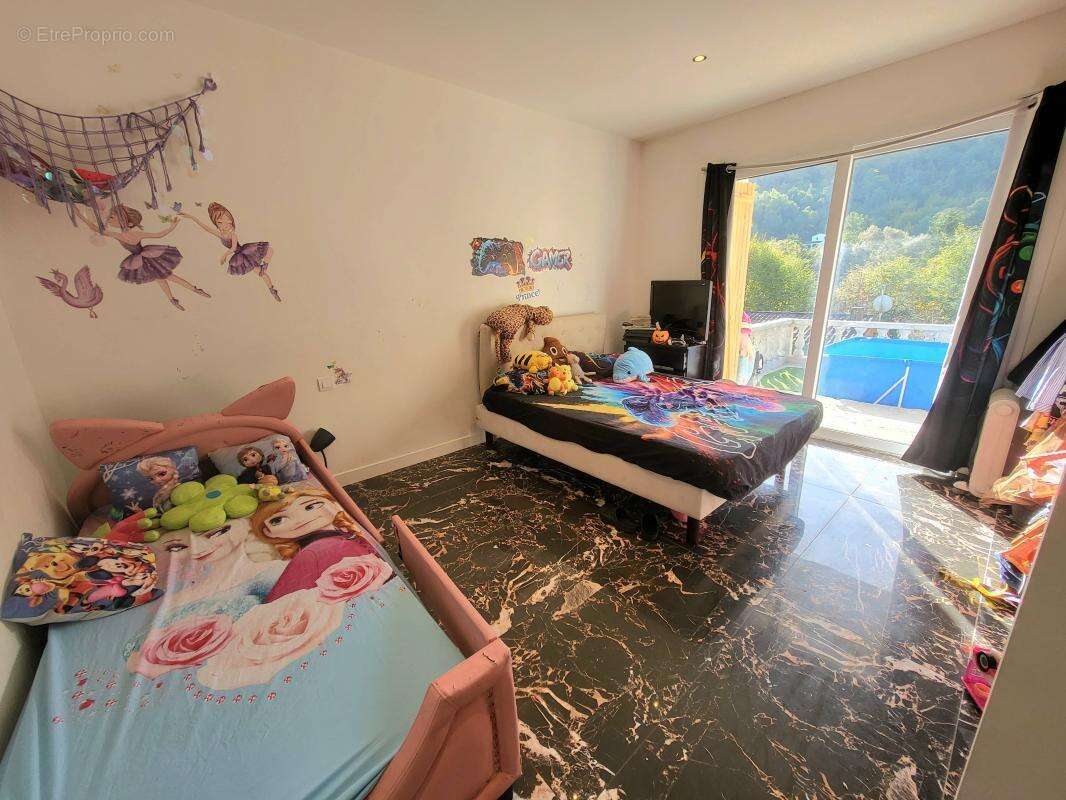 Maison à TOURRETTE-LEVENS