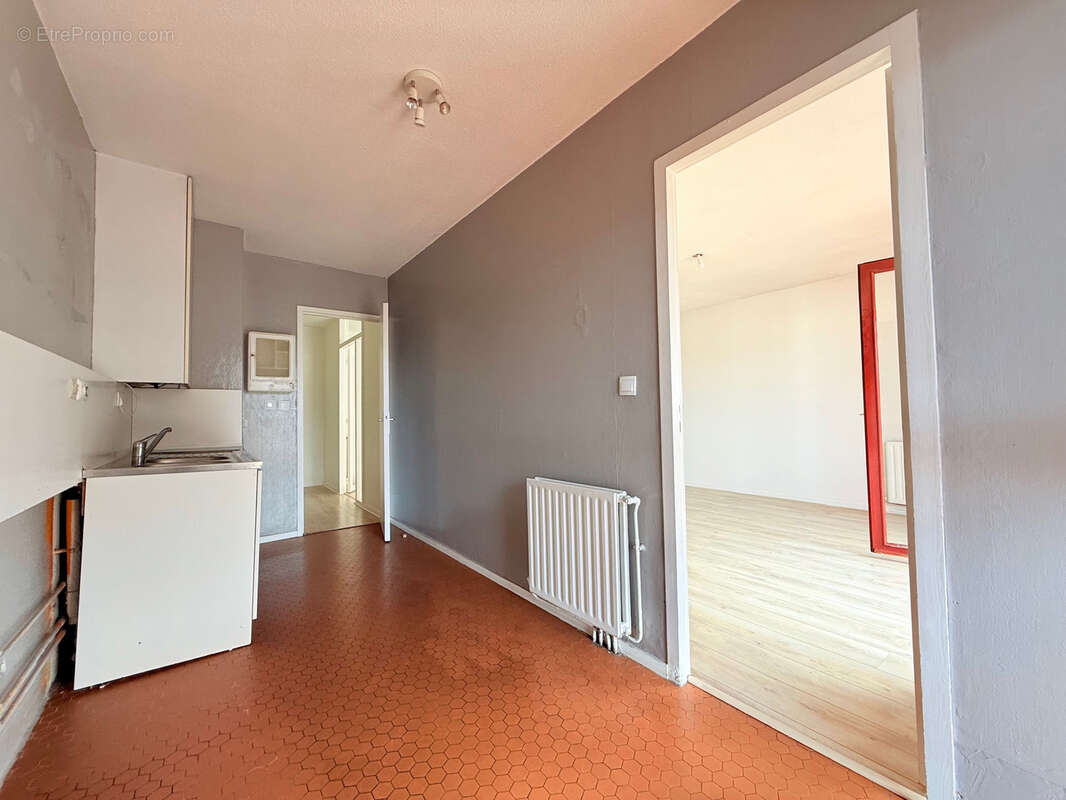 Coeur de ville - 3 piece de 83m2 avec balcons et garage - photo 7