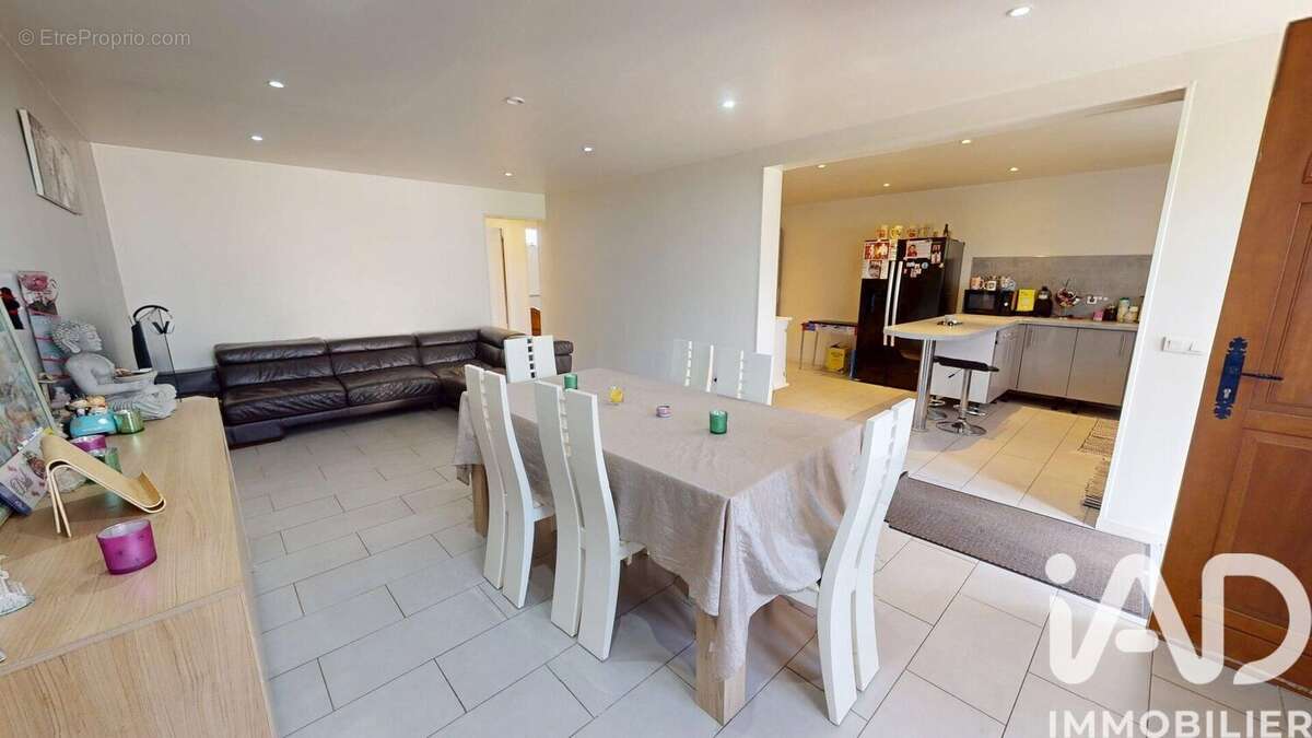 Photo 2 - Maison à DAMMARIE-LES-LYS