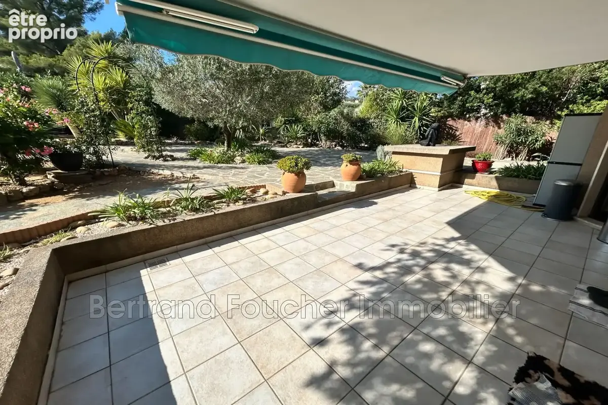 Appartement 2 pièces 41 m² à vendre à Cavalaire-Sur-Mer (83240) - photo 1