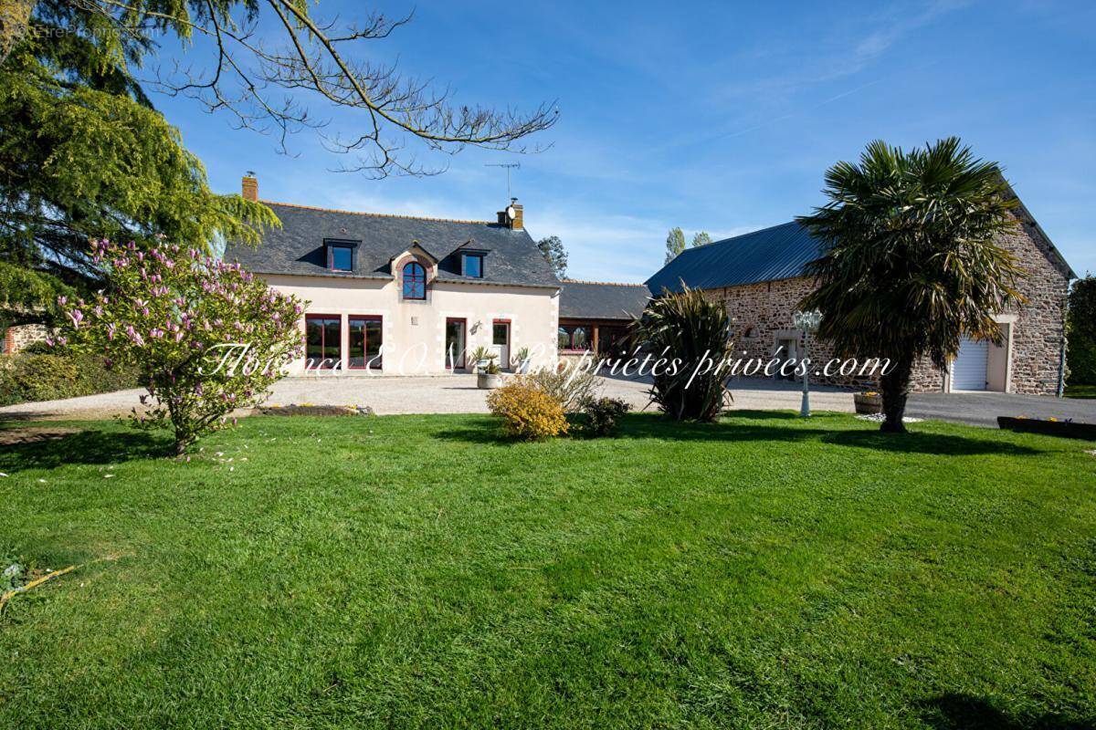 Maison à ARGENTRE-DU-PLESSIS