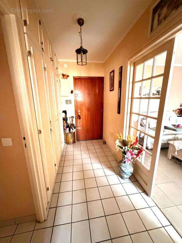 Appartement à ENGHIEN-LES-BAINS