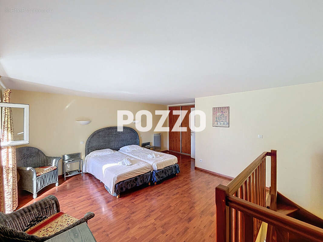 Appartement à COLLEVILLE-SUR-MER