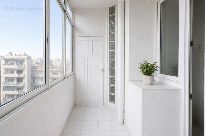 Appartement à MARSEILLE-4E