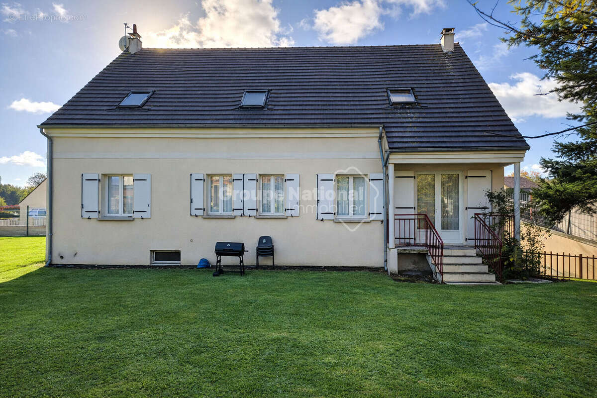 Maison à MERU