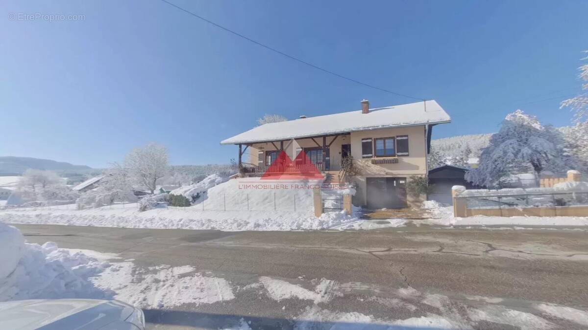 Maison à LA CHAUX-DU-DOMBIEF