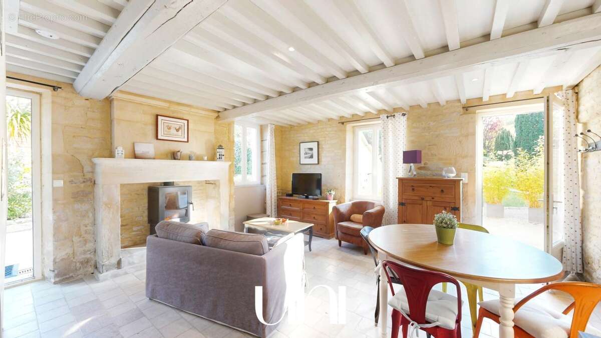 Maison à FONTAINE-HENRY