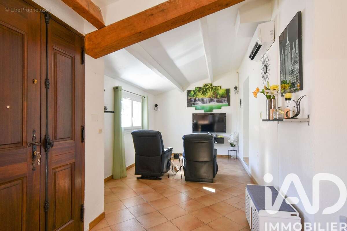 Photo 6 - Maison à GREASQUE