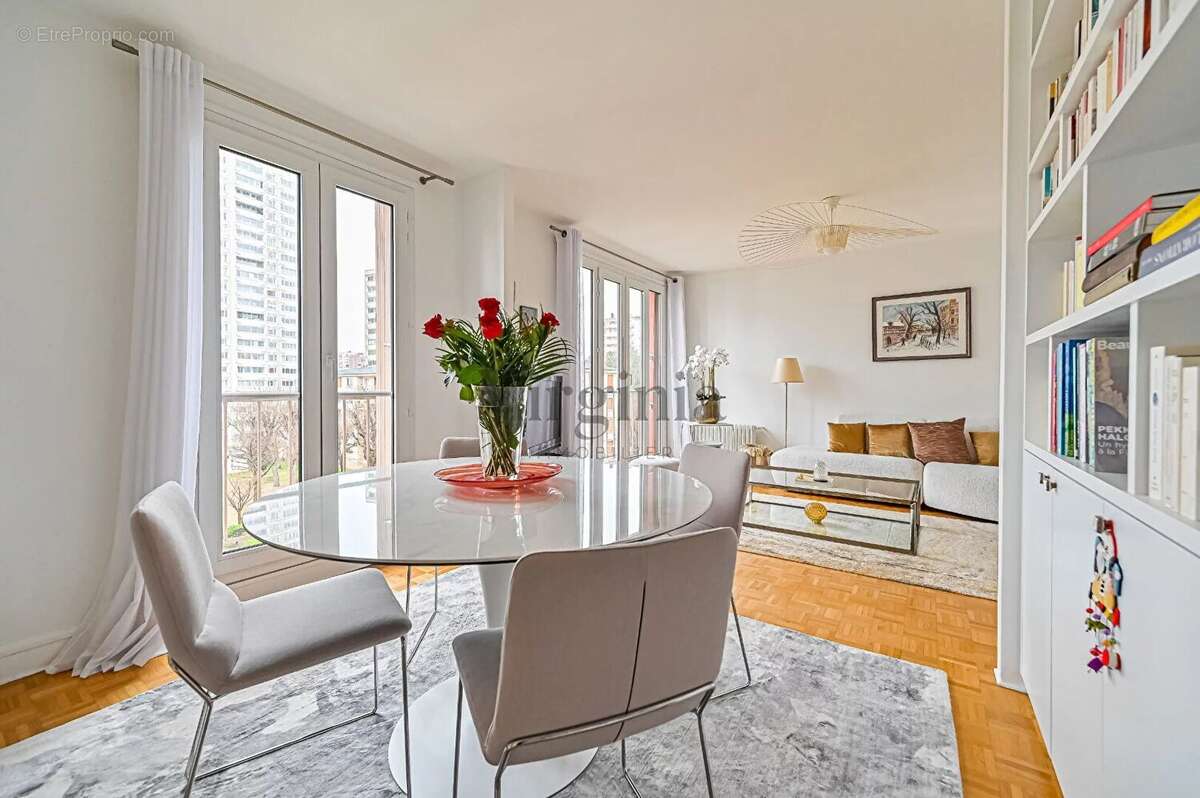 Appartement à CHARENTON-LE-PONT