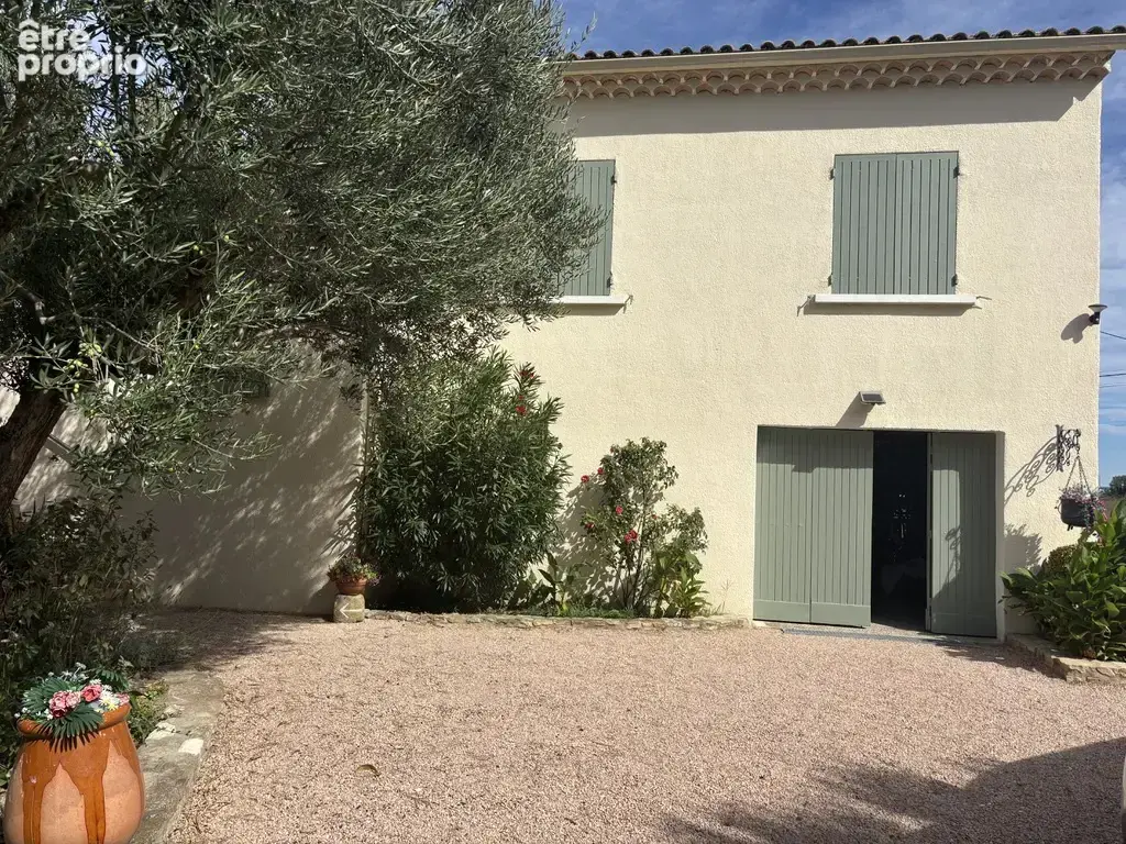 Maison de 150 m2, en campagne, 4 chambres, piscine et dépendances sur terrain de 2200 m2 - photo 4