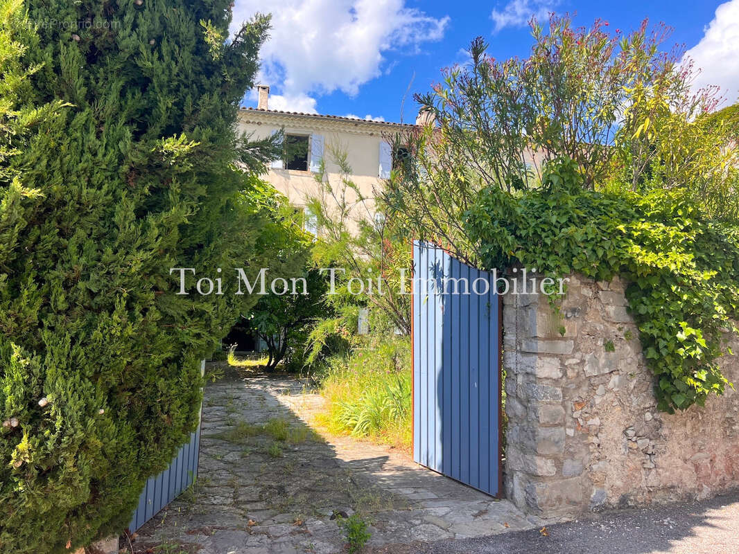 Maison à DURFORT-ET-SAINT-MARTIN-DE-SOSSENAC