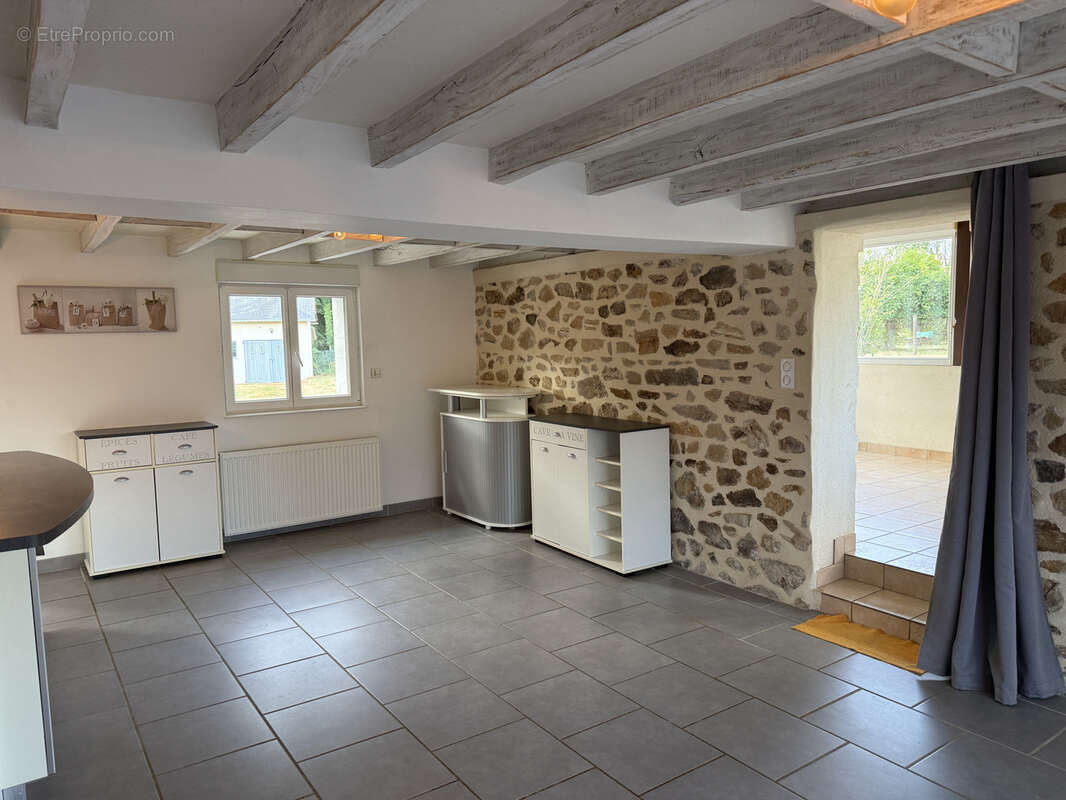 Maison à ARNAC-POMPADOUR