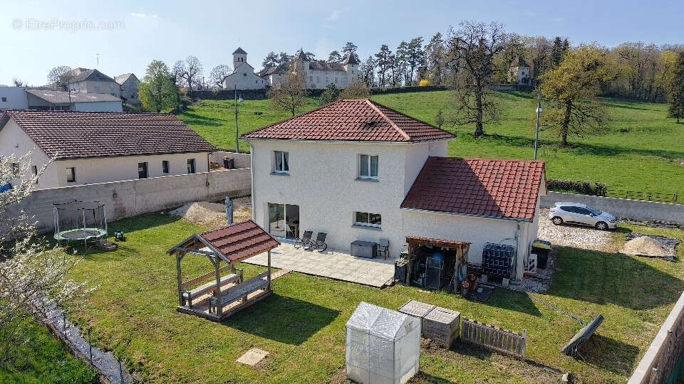 Maison à BOUVESSE-QUIRIEU