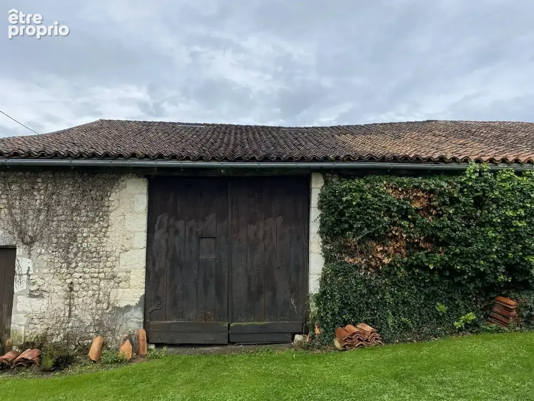 Maison de caractère en pierre de 2 chambres avec grange. - photo 11