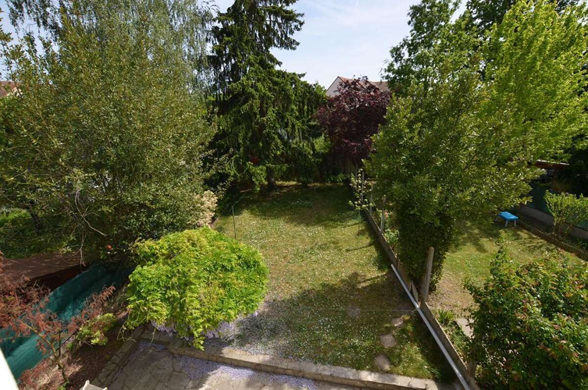 Maison à SAINTE-GENEVIEVE-DES-BOIS