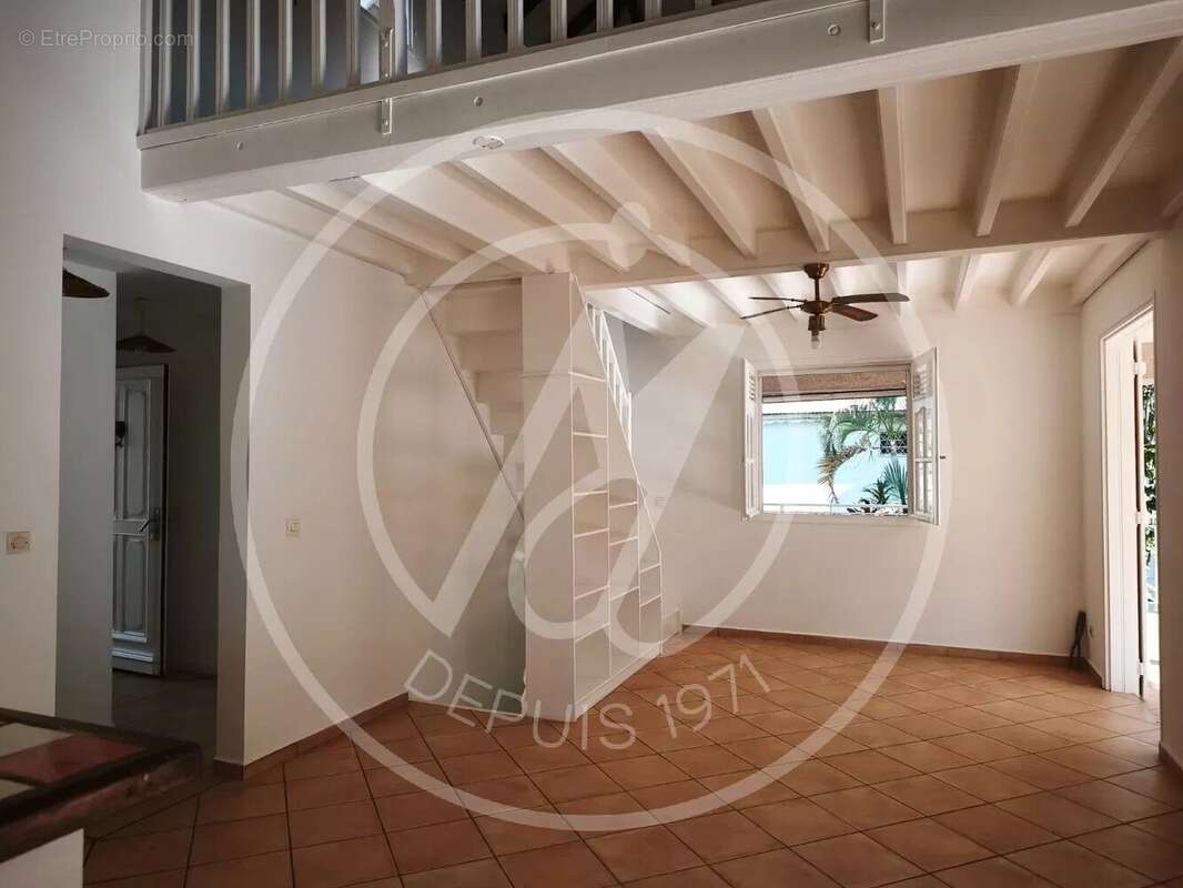 Maison à BAIE-MAHAULT