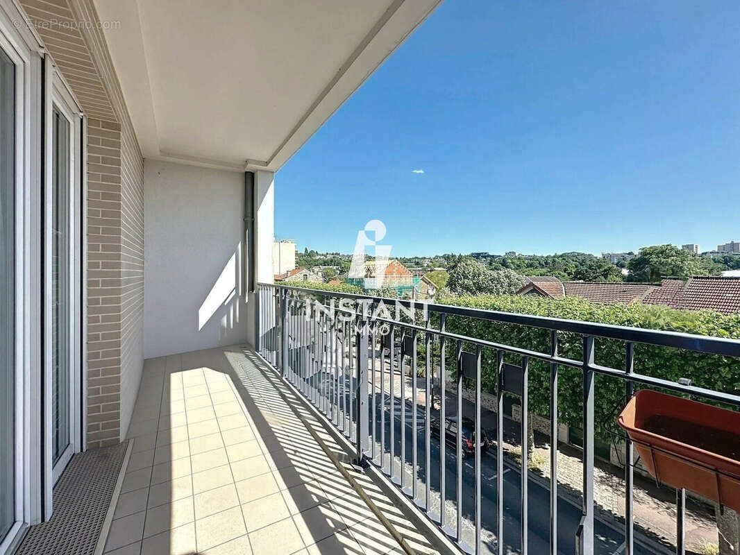 Appartement à LE PERREUX-SUR-MARNE