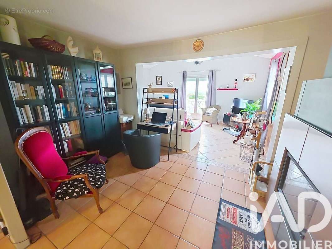 Maison 110 m² à Feuillade  - photo 6