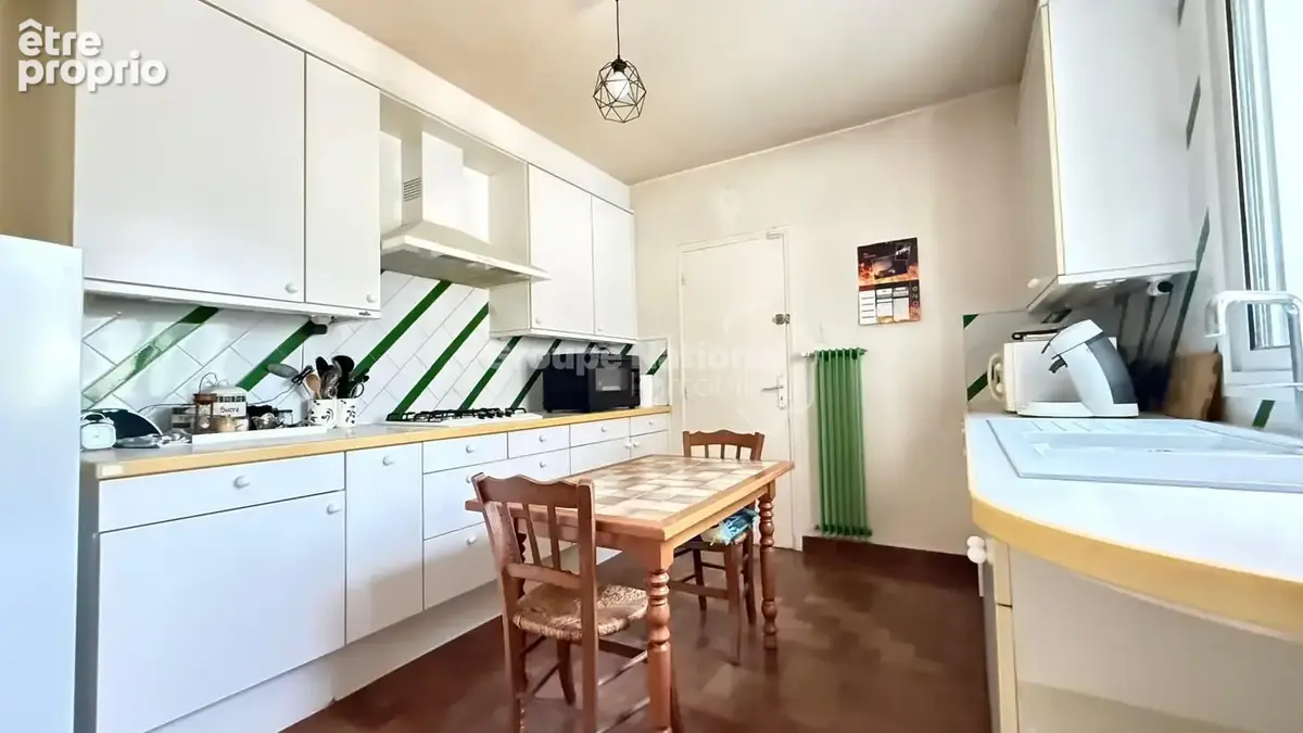 Maison plain pied - Double garage - photo 4