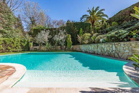 Maison à MOUGINS