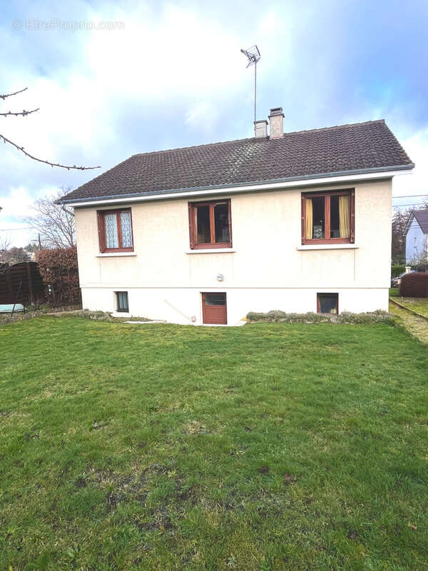 Maison à YZEURE
