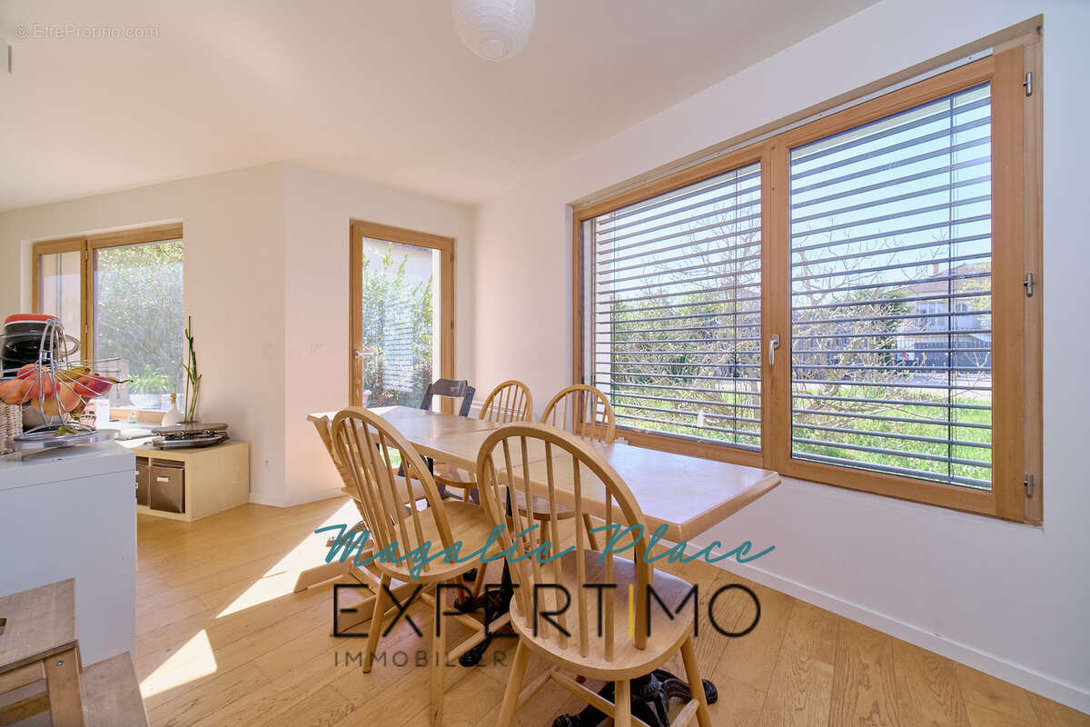 Appartement à BRON