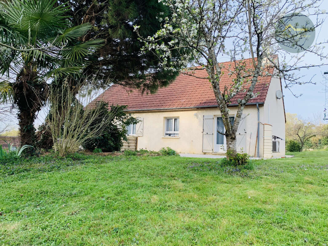 Maison à SAVIGNY-SUR-CLAIRIS
