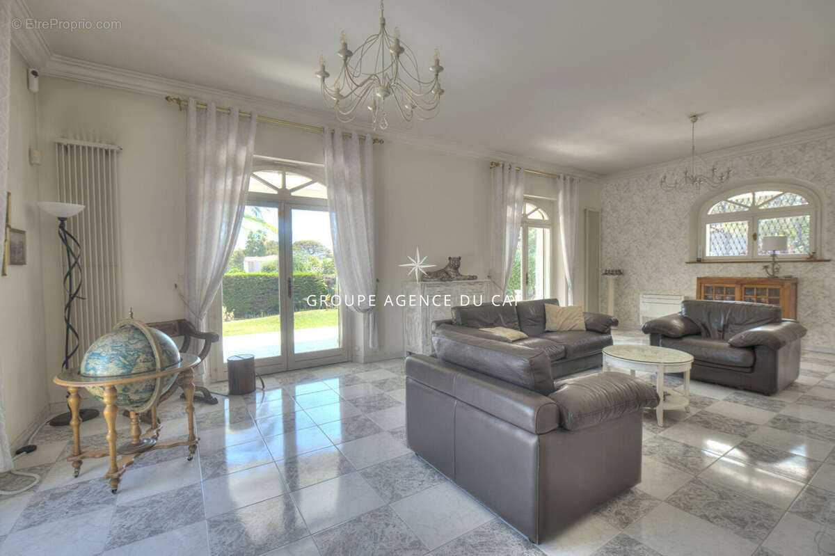 Saint Raphaël Boulouris, Villa 262m² proche commerces - photo 10