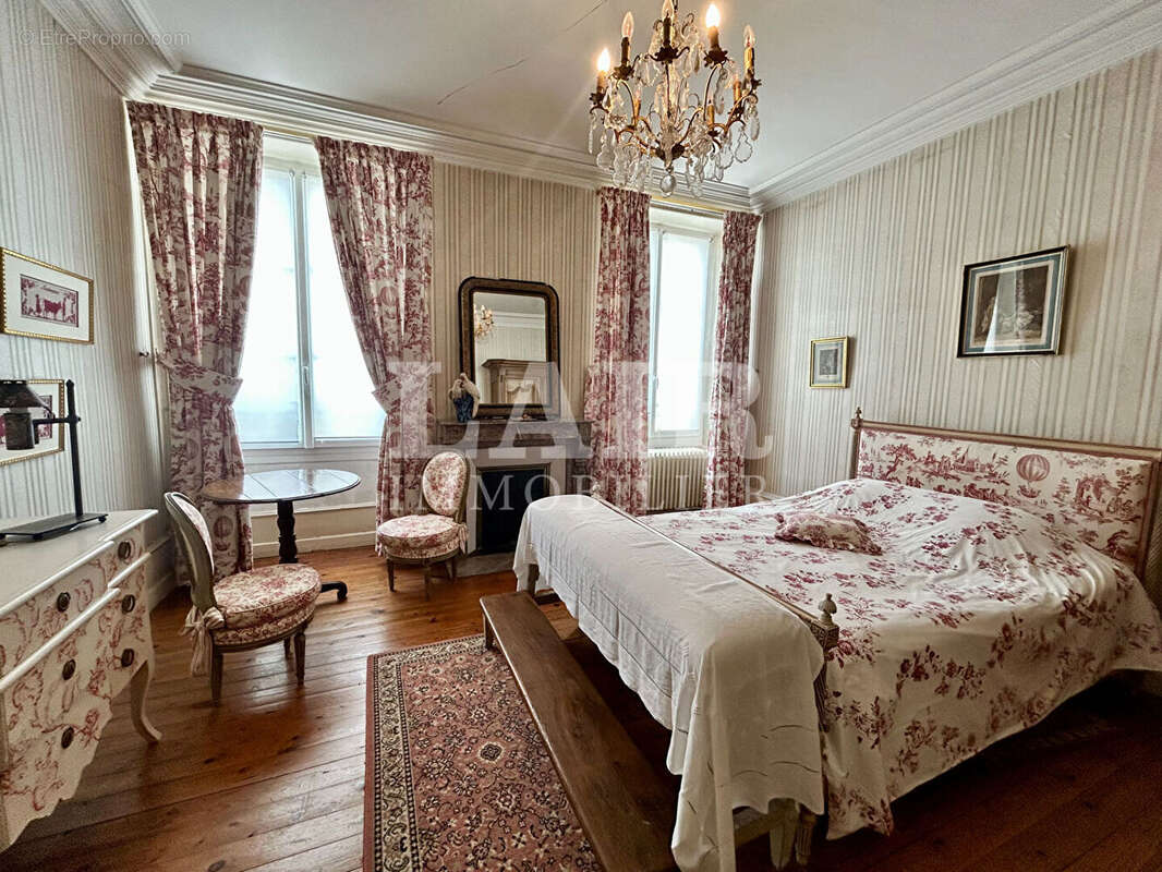 Propriété en plein coeur d'Écouché-les-Vallées - réf : T15078cpy - photo 8