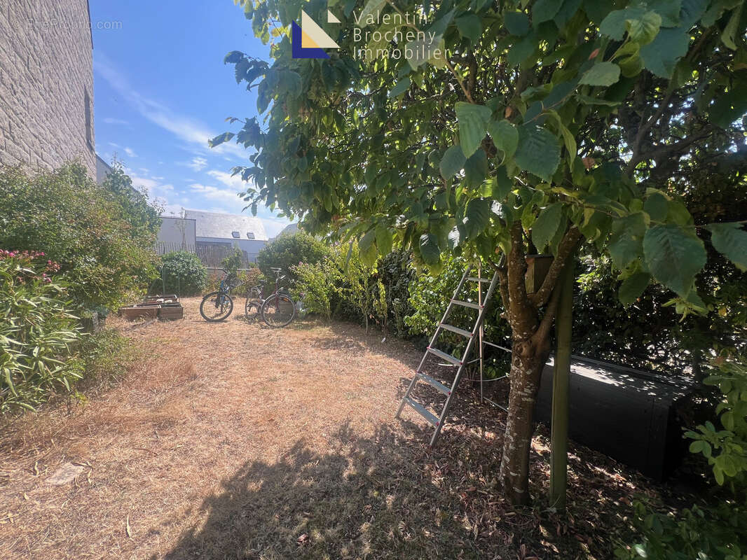 Entre Bourg et Plage- Esprit maison pour ce T3 en rez‑de‑jardin - photo 9