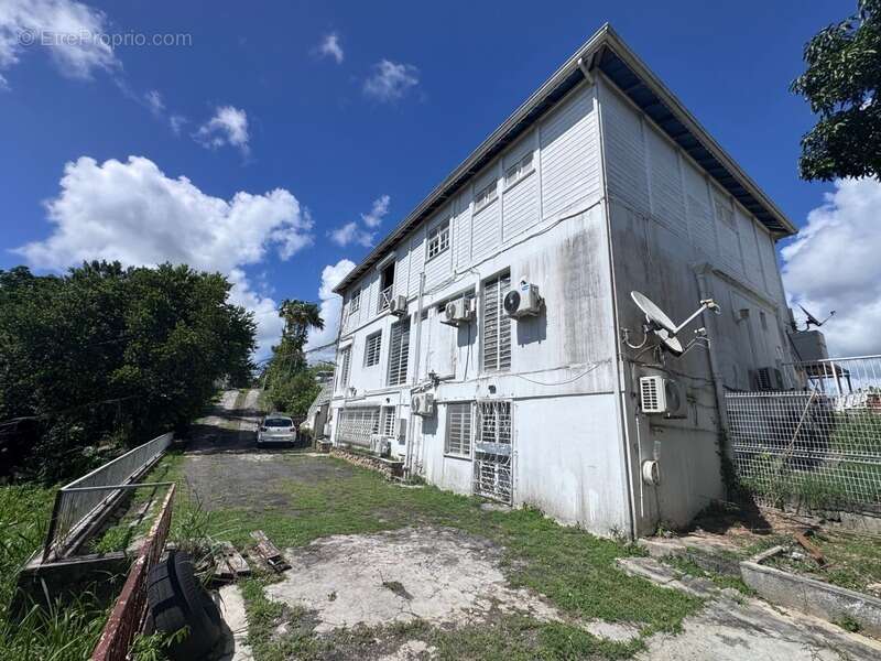 Maison à LES ABYMES
