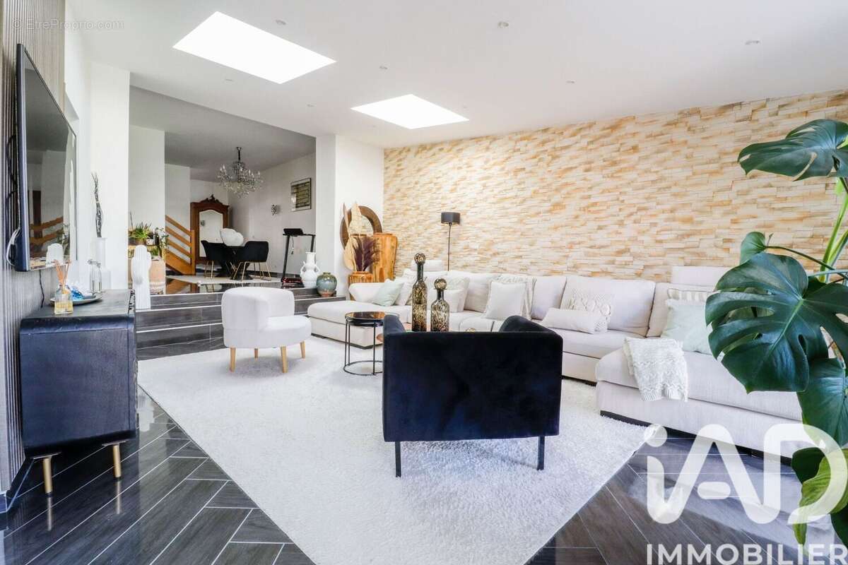 Maison 225 m² à Saulx-Les-Chartreux  - photo 3