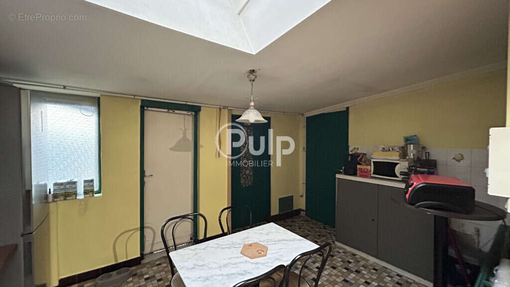 Commerce à MONTIGNY-EN-GOHELLE