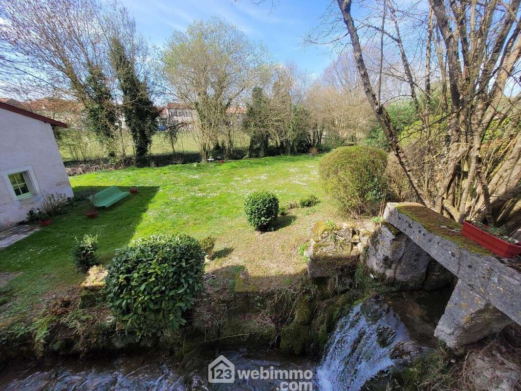 Chute d&#039;eau - Maison à LACROIX-SUR-MEUSE