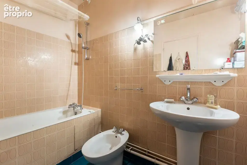 4 pièces au 7e étage avec 2 balcons en vue dégagée - photo 8