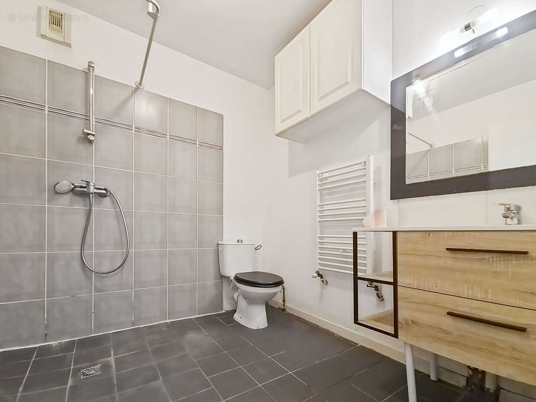 Villenave D Ornon-Pt De La Maye-T3-59M2-Terrasse-Parking en S/sol - photo 3