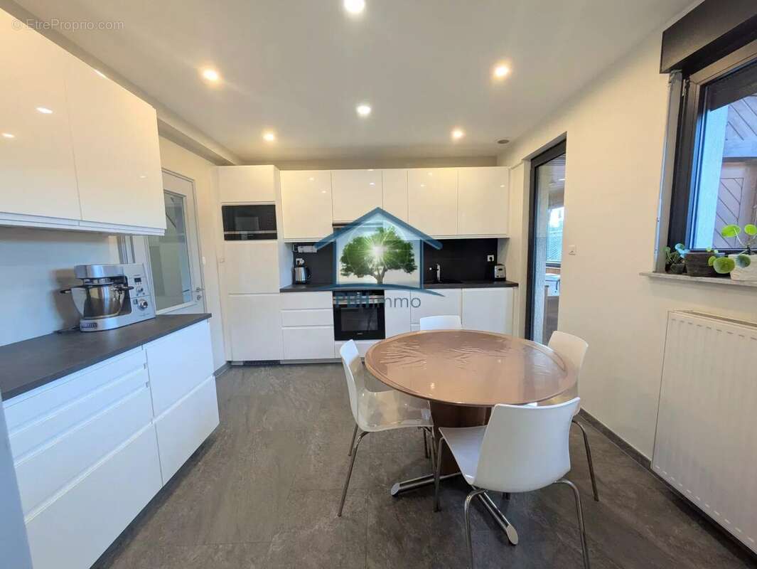OBERMODERN (67) - Maison 130m² (165m² au sol) avec Cave, Dépendances (160m²) et Jardin sur 10.30 ares - photo 7