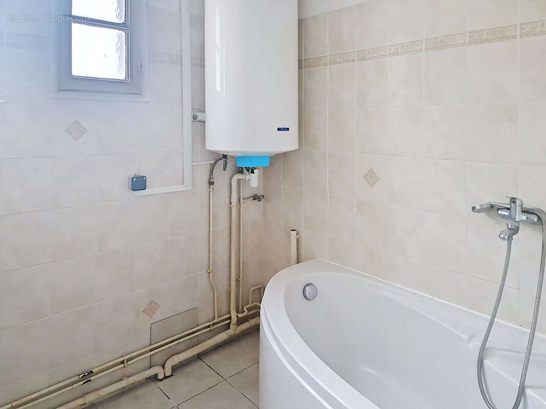 Appartement à VILLENEUVE-LES-AVIGNON