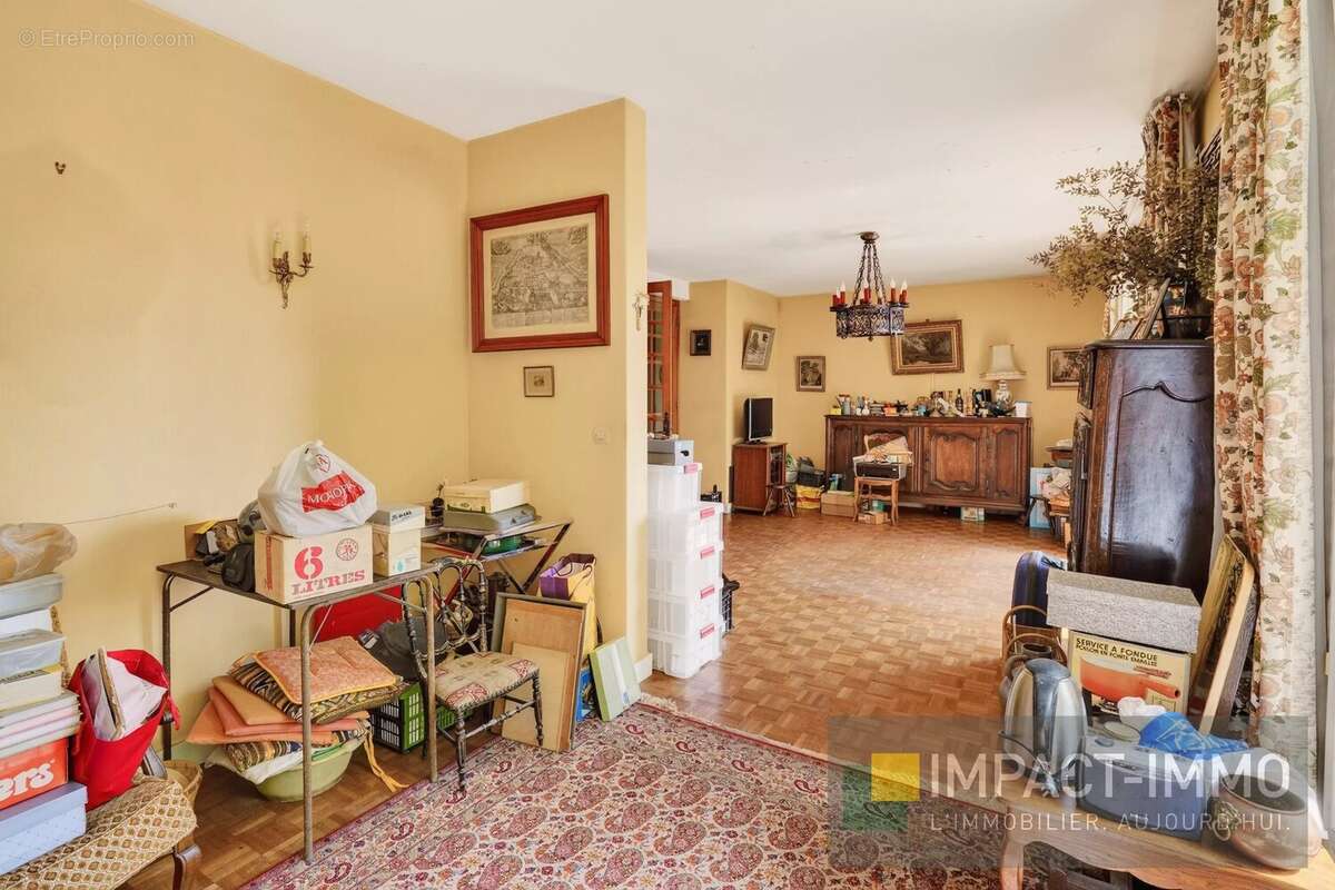 Appartement à COURBEVOIE