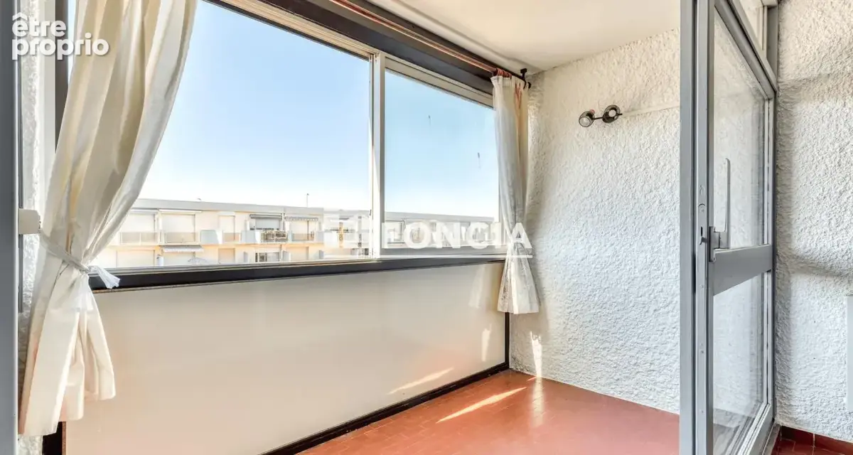 PORT-LA-NOUVELLE- Studio avec vue dégagée à seulement 100 m de la plage  - photo 3